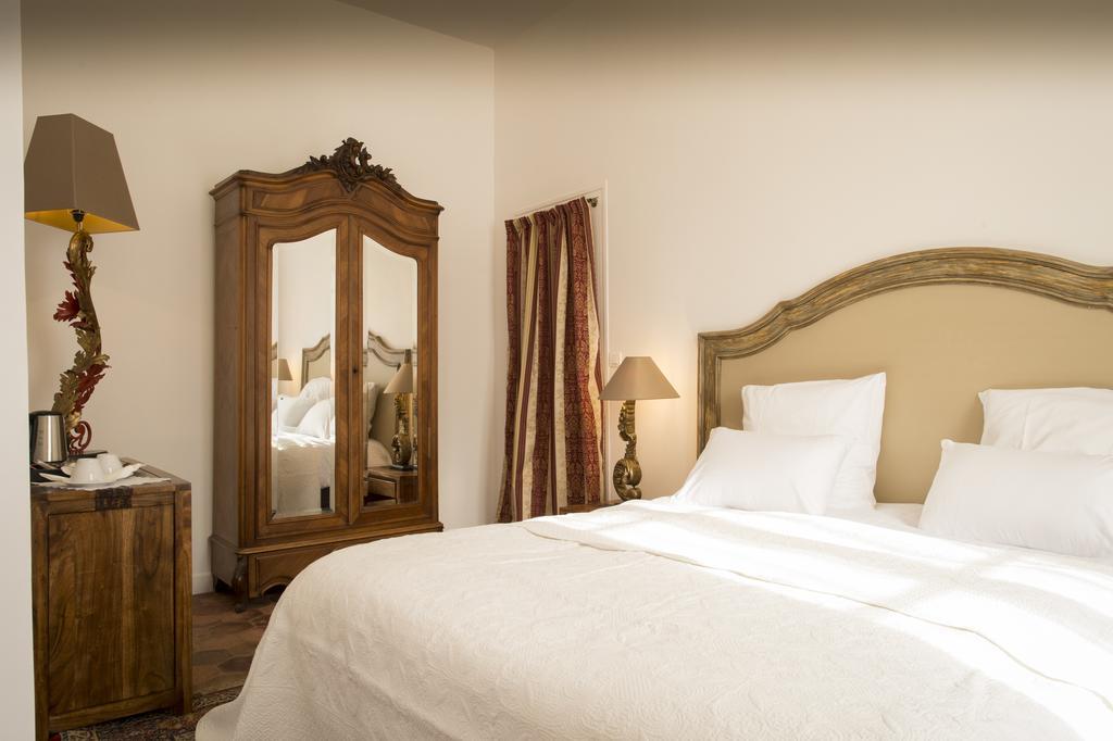 Aux Charmes De 2* Maintenon