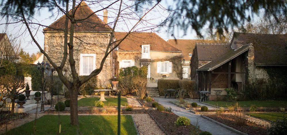 Bed & Breakfast Aux Charmes De Maintenon