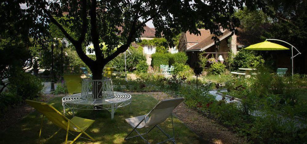 Aux Charmes De Bed & Breakfast Maintenon